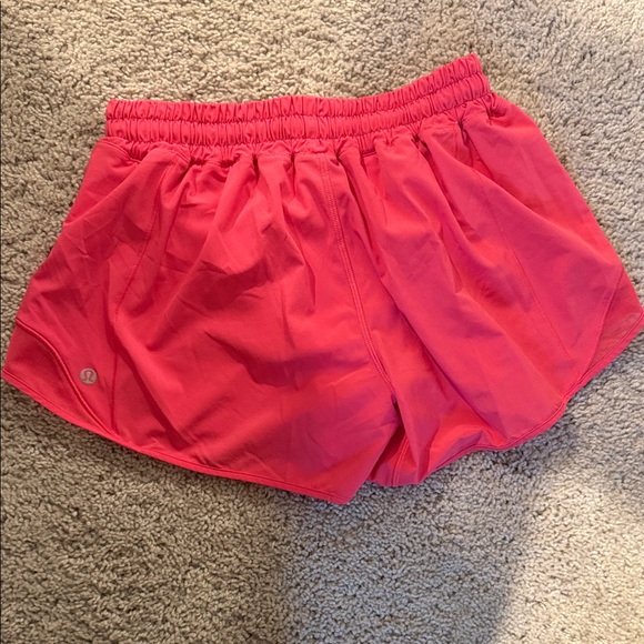 lululemon athletica Lipgloss Pink LR Hotty Hot 4” Shorts - Picture 3 of 4